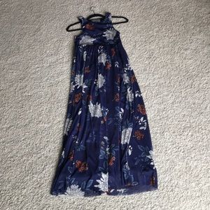 Maxi floral dress.